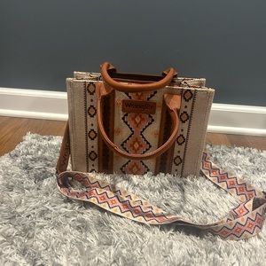 Wrangler tote